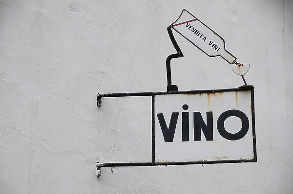 Italy, Trentino Alto Adige, Bolzano, vino sign
