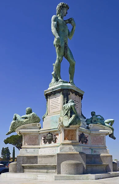 Italy, Tuscany, Florence, Piazzale Michelangelo, Replica of the famous David statue by Michelangelo