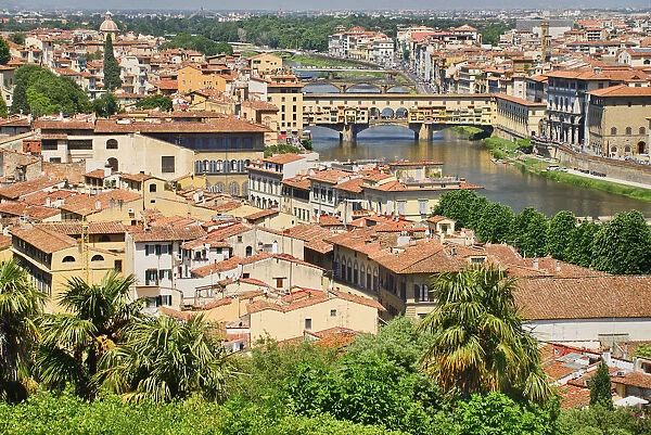 Italy, Tuscany, Florence, River Arno with Ponte Vecchio from Piazzale Michelangelo