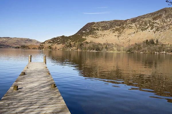 Jetty on Lake Ullswater, and Place fell on right, Glenridding, Lake District, Cumbria