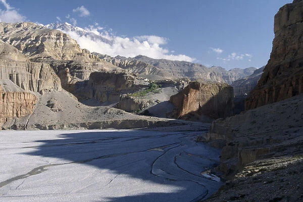 NEPAL, MustangTrek Looking up the Kali Gandaki valley towards Chele village
