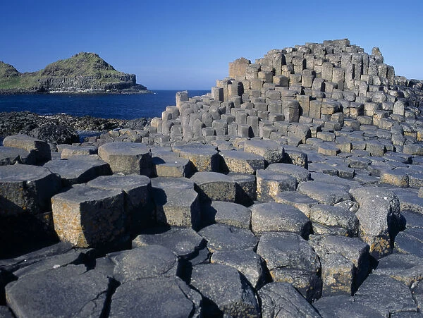 NORTHERN IRELAND, County Antrim, The Giants Causeway Interlocking basalt stone columns