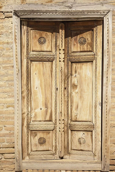 Old closed wooden doors, Dorut Tilovat Complex, Shakhrisabz, Uzbekistan