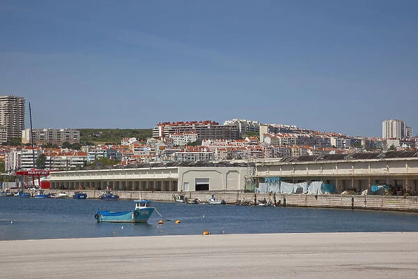 Portugal, Estredmadura, Lisbon, Belem, Doca Pedrouco, view over harbour with new housing developments behind