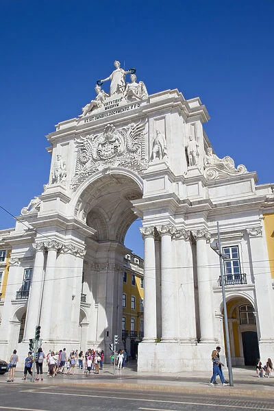 Portugal, Estremadura, Lisbon, Baixa, Praca do Comercio, Rua Augusta triumphal arch