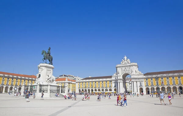 Portugal, Estremadura, Lisbon, Baixa, Praca do Comercio with equestrian statue of King Jose and Rua Augusta triumphal arch