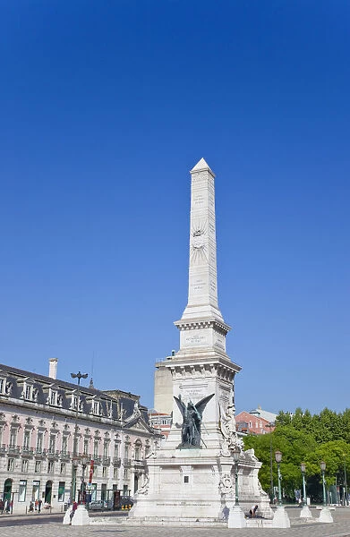 Portugal, Estremadura, Lisbon, Baixa, Obelisk monument on Avenue da Liberdade