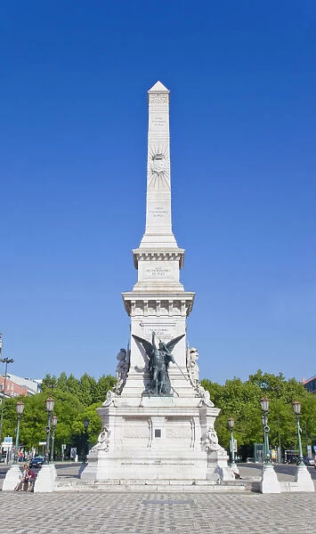 Portugal, Estremadura, Lisbon, Baixa, Obelisk monument on Avenue da Liberdade