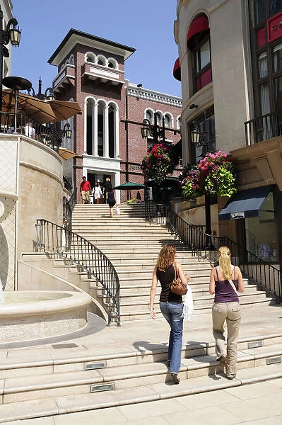 Rodeo Drive. Spanish steps Two Rodeo shopping alley