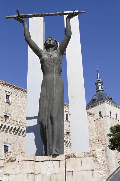Spain, Castilla La Mancha, Toldeo, Statue of Peace at the Alcazar