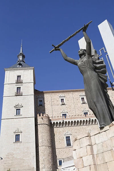 Spain, Castilla La Mancha, Toldeo, Alcazar and Statue of Peace