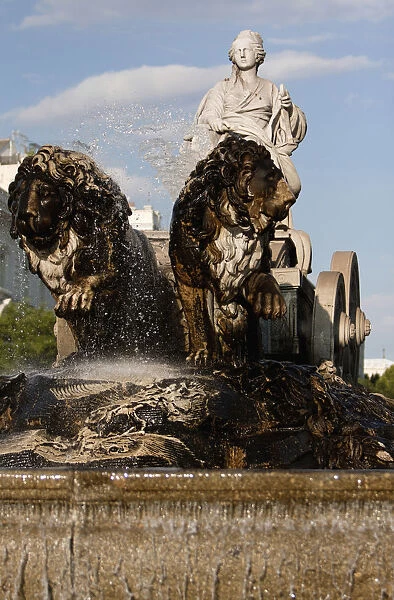 Spain, Madrid, Statue of Cibeles at Plaza de la Cibeles
