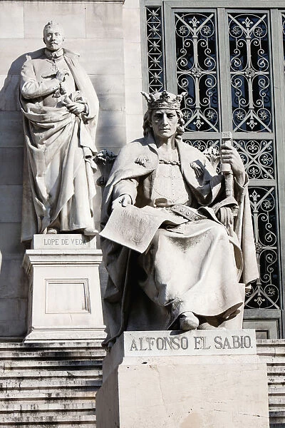Spain, Madrid, Statues of Lope de Vega & Alfonso el Sabio on the steps outside the