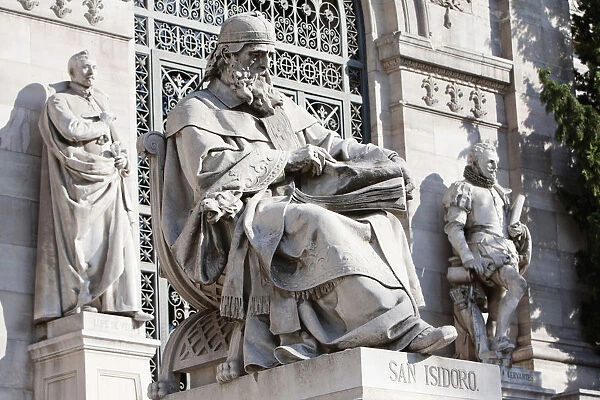 Spain, Madrid, Statues of San Isidoro outside the National Library