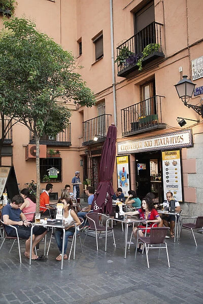 Spain, Madrid, Tapas bar in the la Latina district