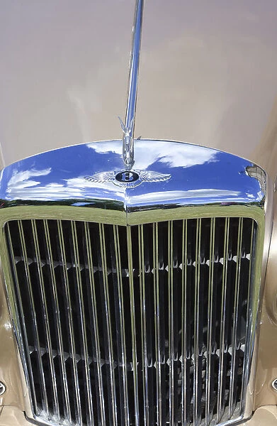 Transport, Cars, Old, Classic car show, Radiator grill of a Bentley