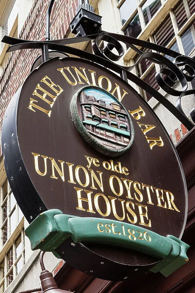 The Union Bar and Ye Olde Union Oyster House sign, Union Street, Boston, Massachusetts