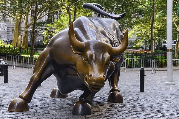 USA, New York, Manhattan, The Charging Bull sculpture near Wall Street Stock Exchange