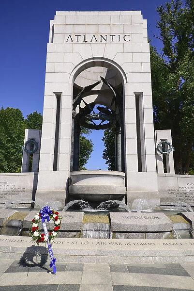 USA, Washington DC, National Mall, National World War 2 Memorial, Northern Triumphal Arch