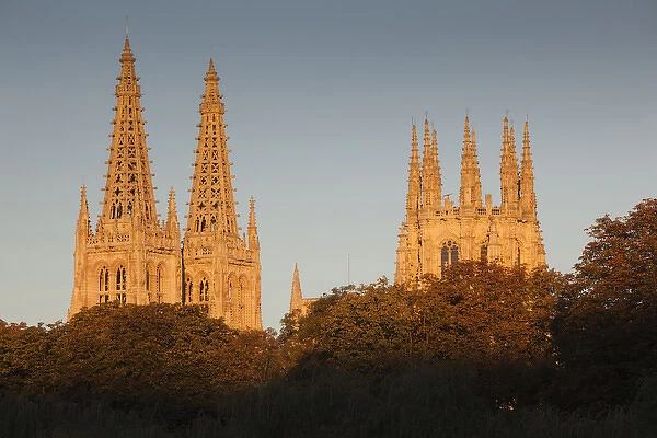 Spain, Castilla y Leon Region, Burgos Province, Burgos, Burgos Cathedral, dawn