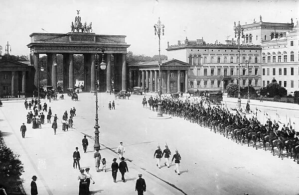GERMANY: BERLIN, c1910. Pariser Platz and the Brandenburg Gate in Berlin, Germany