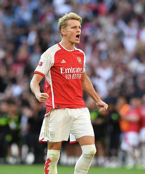 Arsenal's Martin Odegaard Scores Decisive Penalty in FA Community Shield Thriller: Arsenal Triumph Over Manchester City