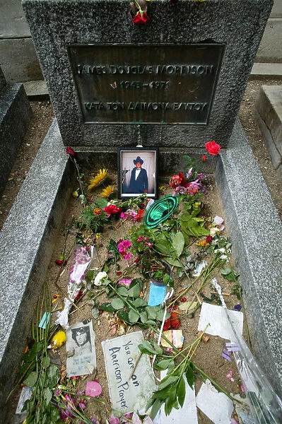 Jim Morrisons grave at Pere Lachaise graveyard