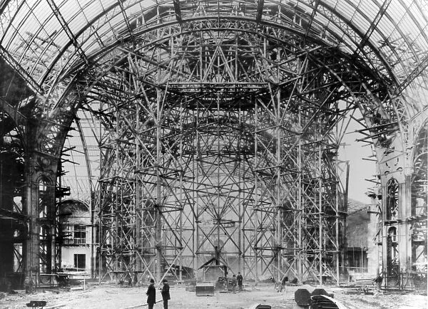 Construction of the Grand Palais, Paris, 1898-9 (b  /  w photo)