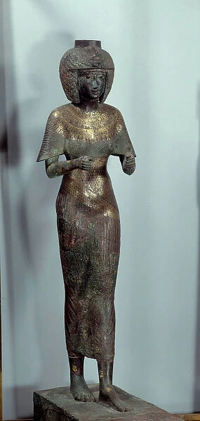 Egyptian antiquite: statuette representing the Divine Adorator Karomama