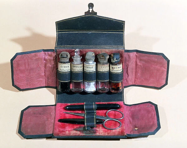 Medical case with instruments and medicines, early 19th century