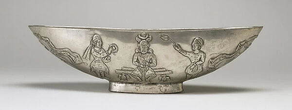 Oval bowl with Enthronement Scene (silver)