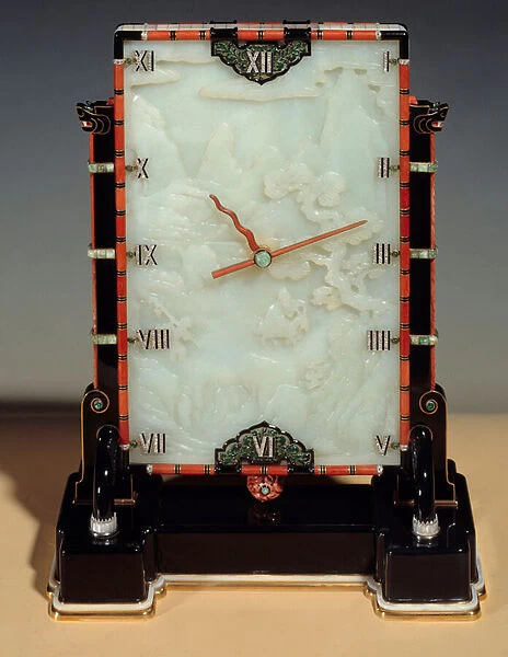 Pendulum. Made by Louis Cartier (? - 1900), 1927 made in jade, coral, gold and onyx. Paris, Decorative Arts