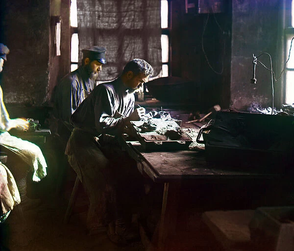 Workers molding an artistic casting at the Kasli Iron Works, Ural Mountains