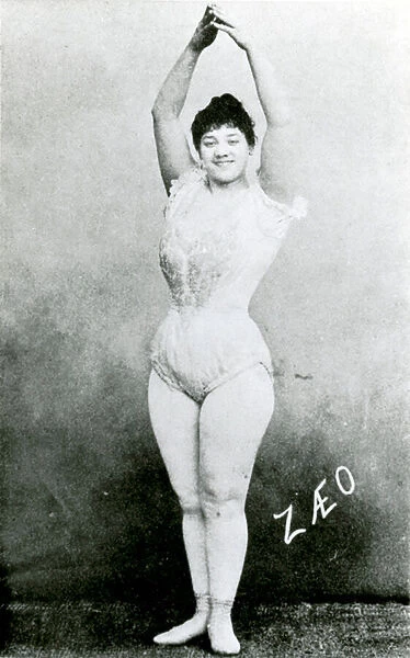 Zaeo, the trapeze artist (photo)
