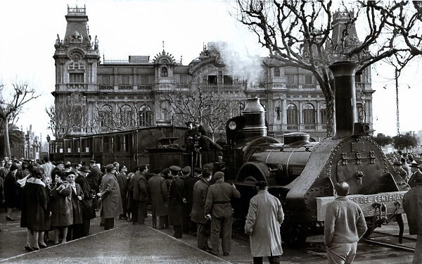 Centennial Train passing through the Gate of Peace, Barcelona 1948