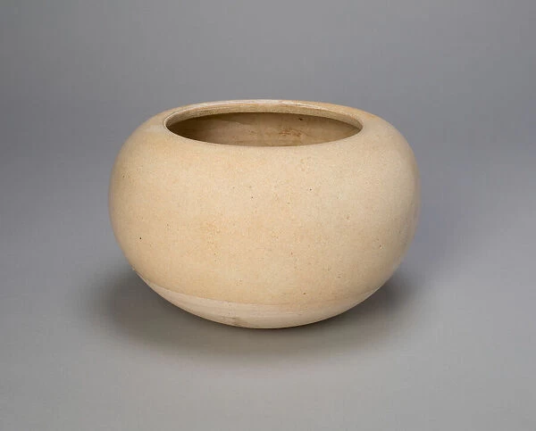 Globular Bowl, Sui (581-618) or Tang dynasty (618-907), early 7th century
