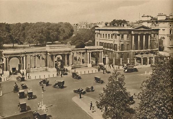 Hyde Park Corner With The Triple Archway Leading To The Royal Park Showing Apsley House, c1935