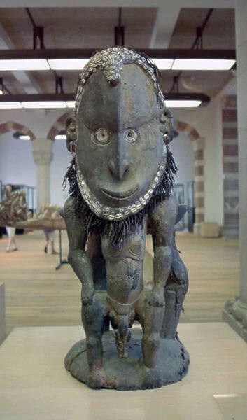 Polynesian god statue