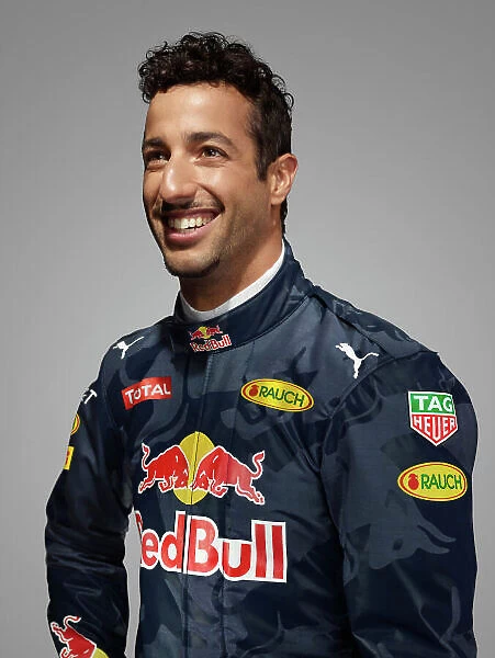 2016 Red Bull Racing Drivers Studio Shoot Wednesday 20 January 2016 Daniel Ricciardo poses for a portrait during a studio shoot. Photo: Copyright Free FOR EDITORIAL USE ONLY. Mandatory Credit: Red Bull Racing