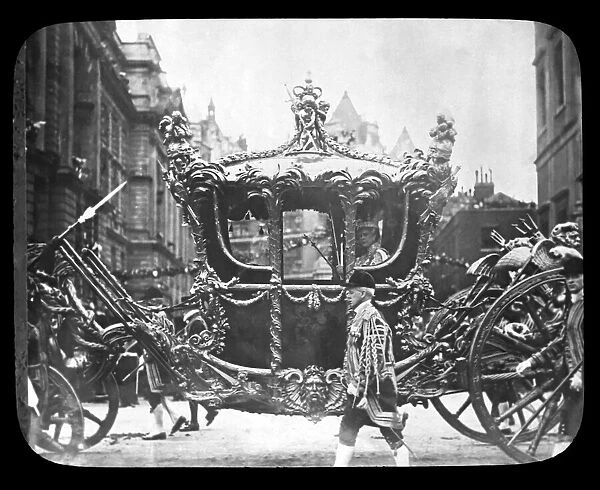 King George V coronation in royal coach