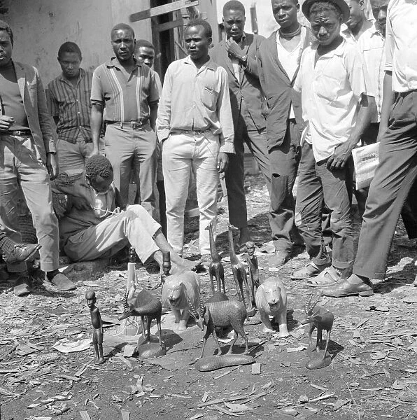 Kenyan Craftsman July 1968 Travel Kenya Nairobi Men