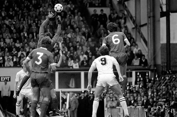 Liverpool 0 v. Aston Villa 0. Division one football September 1981 MF03-15-005