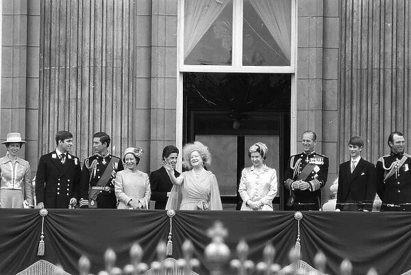 The Queen Mother and the Royal Family on the balcony of Buckingham Palace