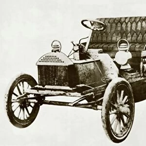 Early car, 1904 Buick