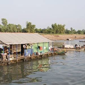 Floating fisherman villages, Mekong River, Phnom Penh, Cambodia, Indochina