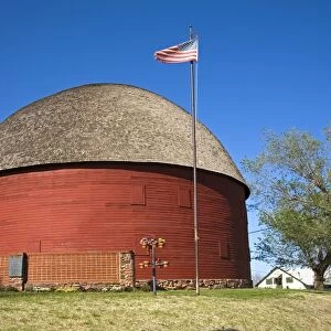 Historic Round Barn on Route 66