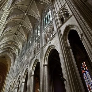 Looking up at the roof of the nave in St. Gatien cathedral, Tours, Indre-et-Loire, Loire Valley, Centre, France, Europe