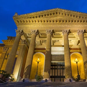 The Massimo Theatre (Teatro Massimo) during blue hour, Palermo, Sicily, Italy, Europe