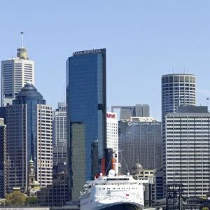 QE2 in Sydney Harbour, New South Wales, Australia, Pacific