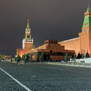 Red Square, St. Basils Cathedral, Lenins Tomb and walls of the Kremlin, UNESCO